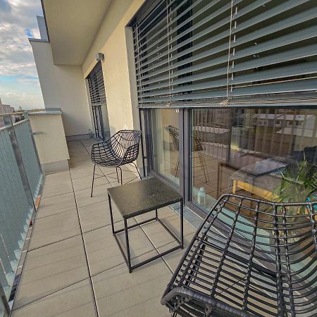شقة Hradec Králové  في Modern Flat With Large Terrace المظهر الخارجي الصورة