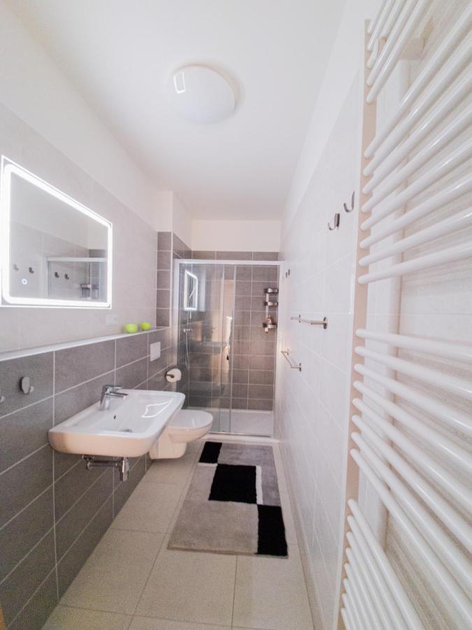 شقة Hradec Králové  في Modern Flat With Large Terrace المظهر الخارجي الصورة