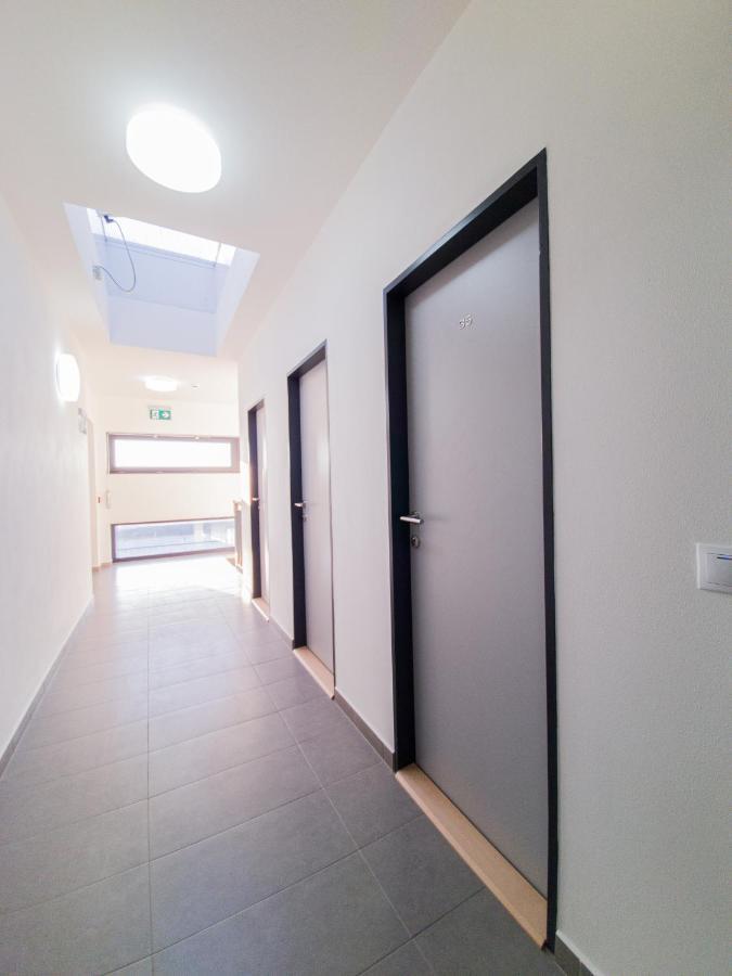 شقة Hradec Králové  في Modern Flat With Large Terrace المظهر الخارجي الصورة